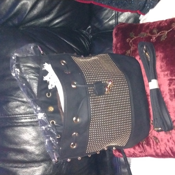 Black leatherette studded cross body purse NEW - Picture 2 of 12